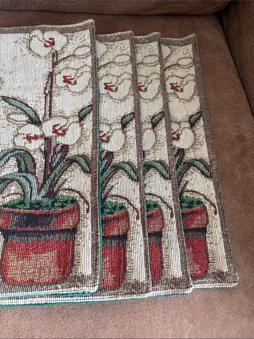 Four Orchid Potted Plant Tapestry Accent Rug - Cream & Red - Picture 2 of 5